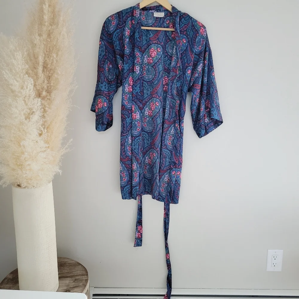 Vintage la senza paisley satin Robe. - Picture 4 of 7